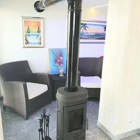 Beach بيت للعطل لارنكا