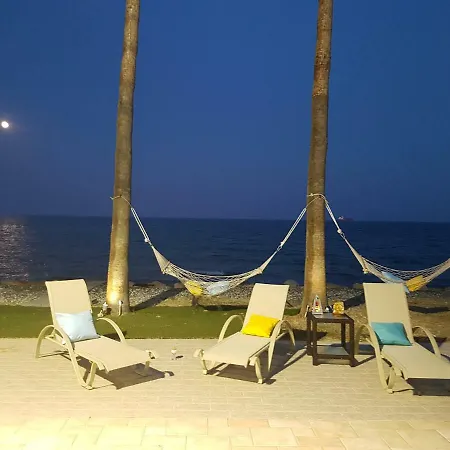 Beach * لارنكا