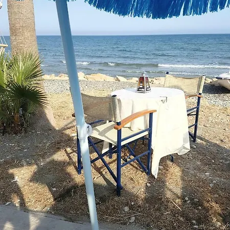 Beach بيت للعطل لارنكا