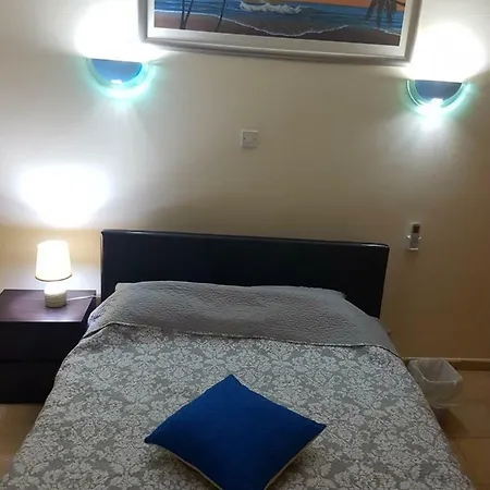 Beach * لارنكا