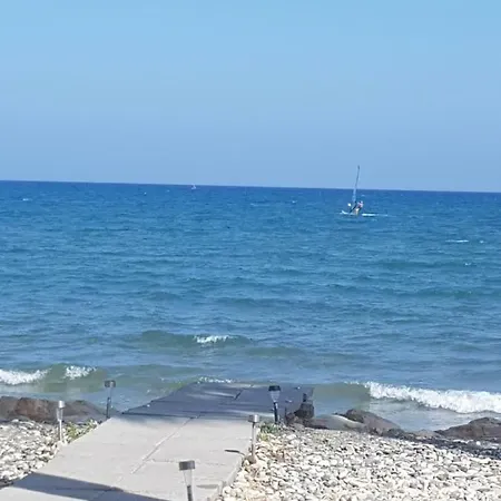 Beach * لارنكا