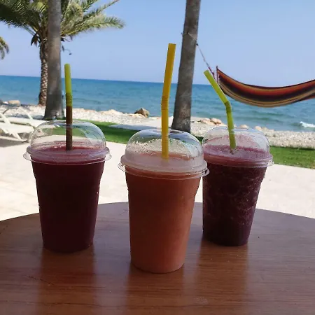 Beach بيت للعطل لارنكا